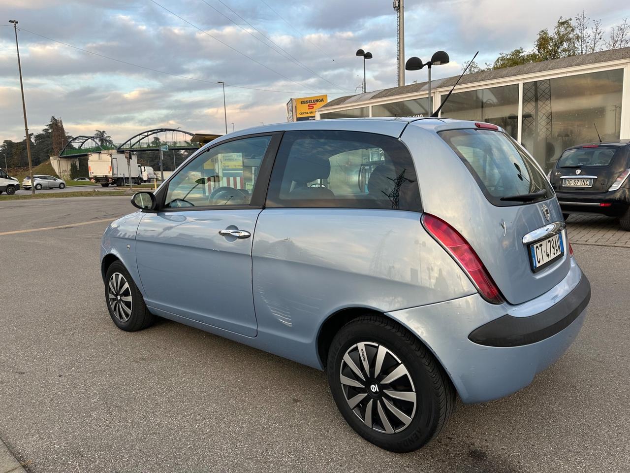 Lancia Ypsilon 1.2 BENZINA NEOPATENTATI CON FRIZIONE NUOVA