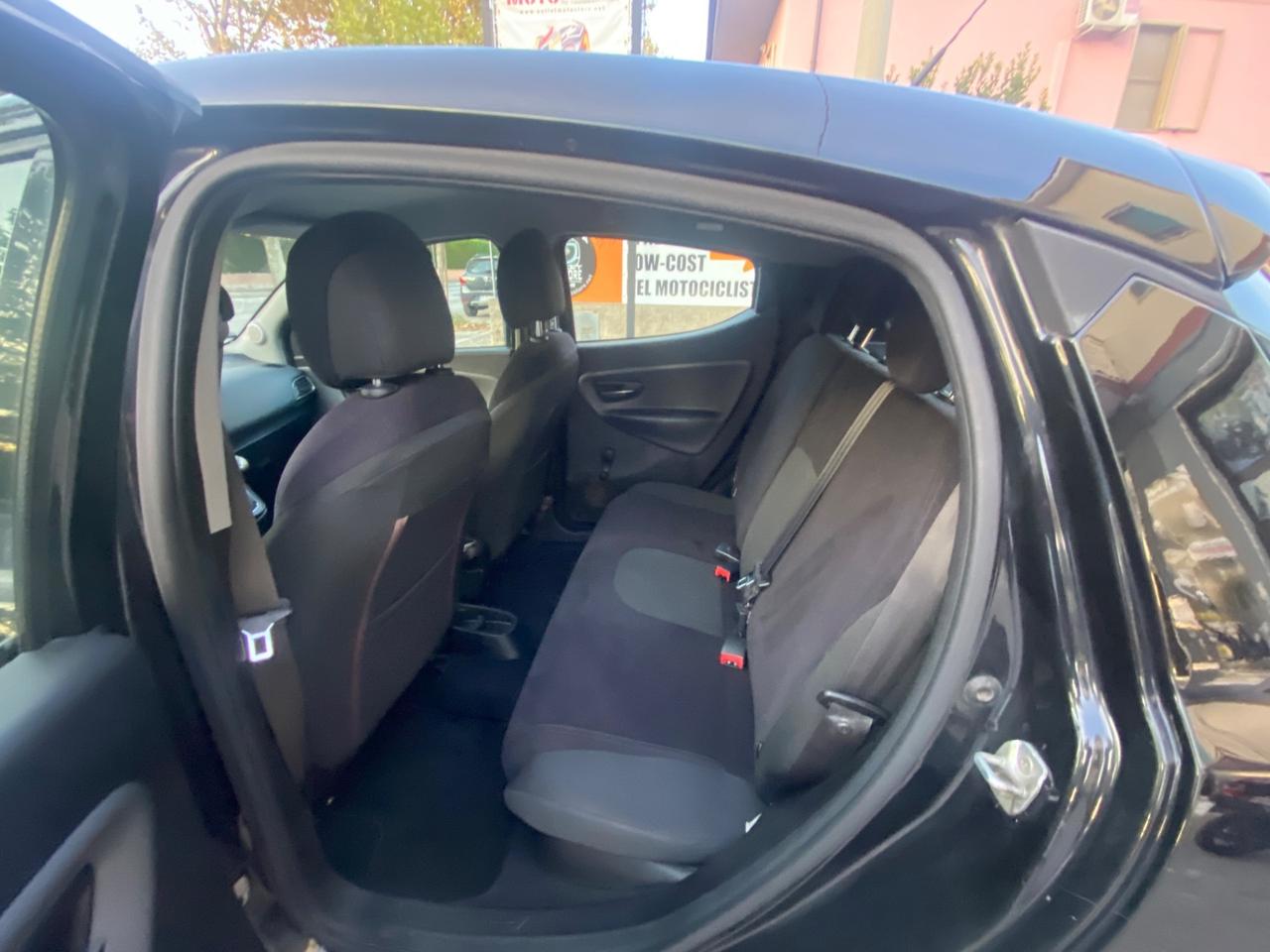 Lancia Ypsilon 1.2 69 CV 5 porte S&S Platinum