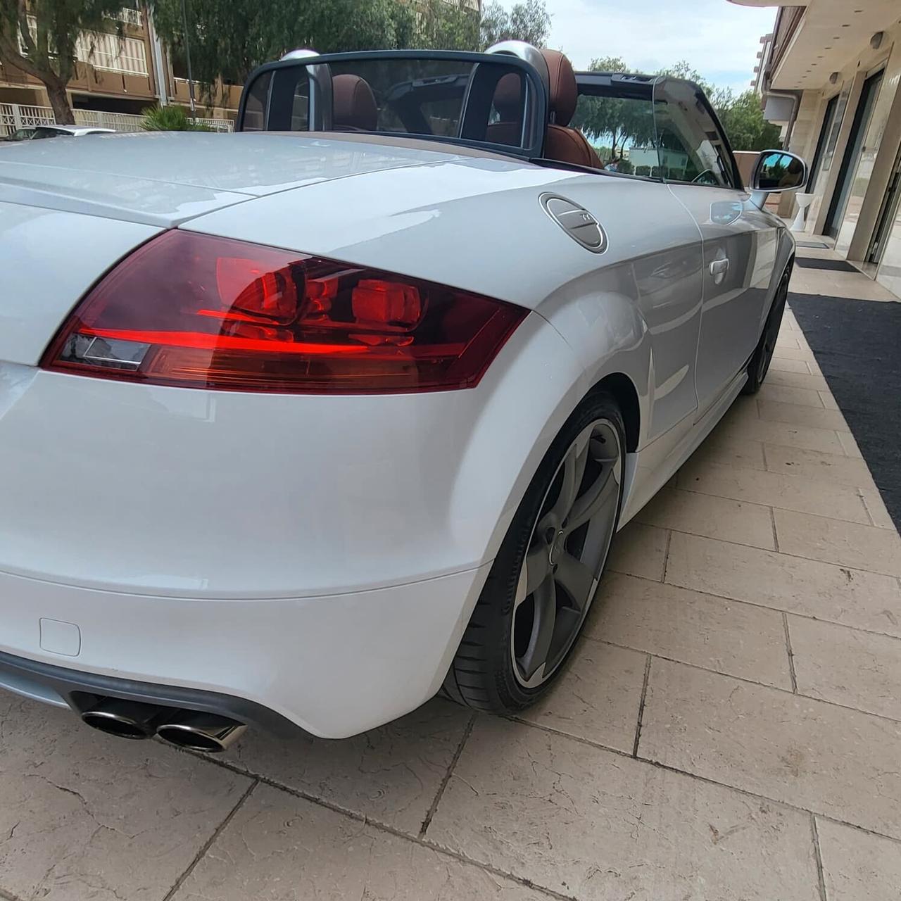 Audi TT TTS Roadster 2.0 272 CV TFSI quattro S tronic