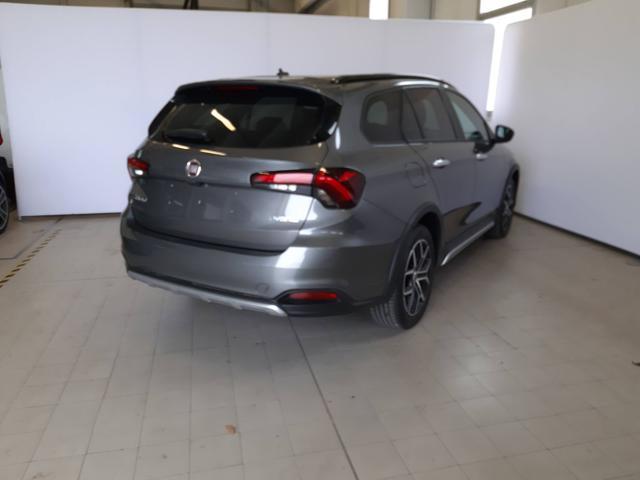 FIAT Tipo 1.5 Hybrid DCT SW Cross