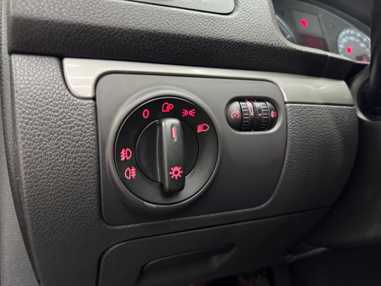 Volkswagen Golf 1.6 16V FSI 5Porte ADATTA NEOPATENTATI