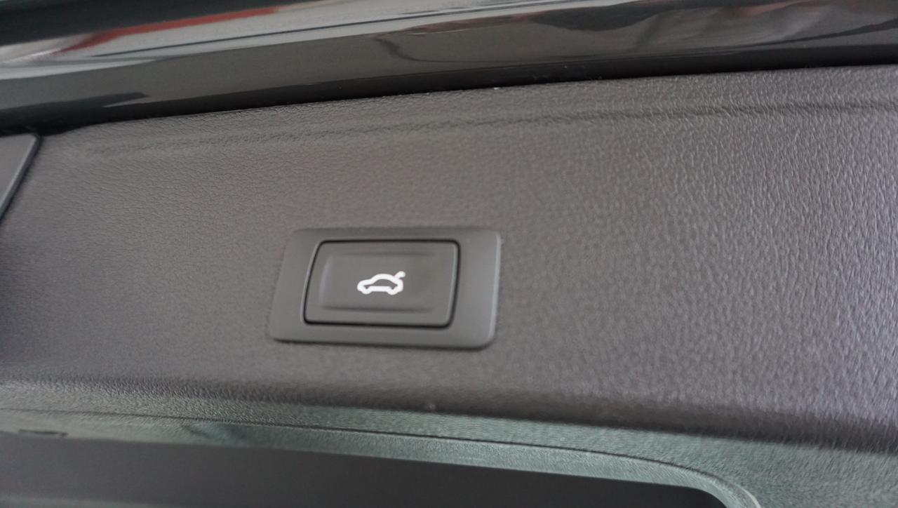 Audi A4 Avant 30 2.0 tdi Business 122cv s-tronic my16