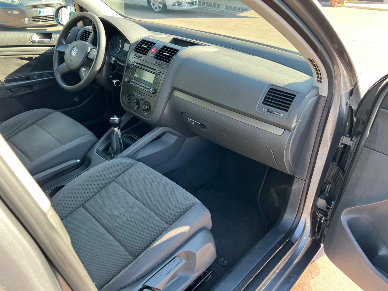 Volkswagen Golf 1.6 16V FSI 5p. Comfortline