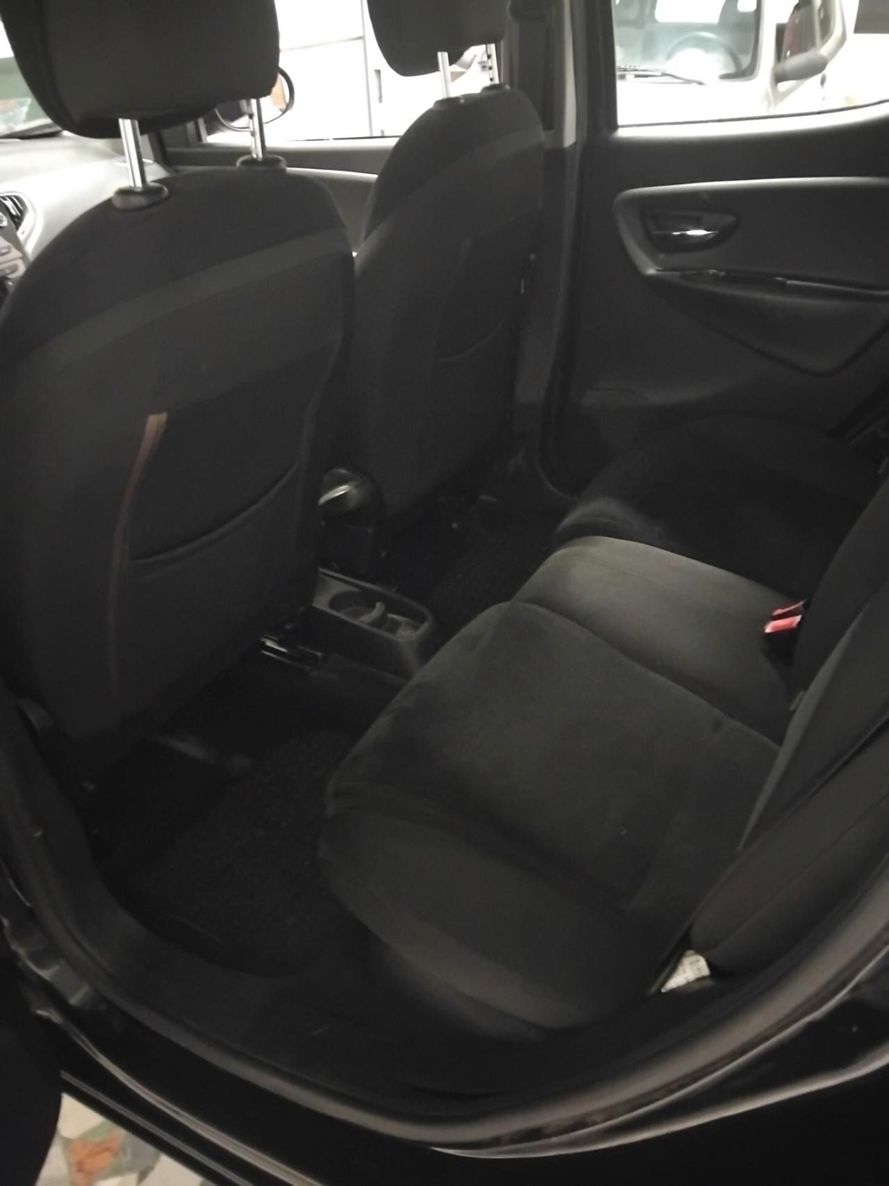 Lancia Ypsilon 0.9 TwinAir 85 CV 5 porte S&S Silver