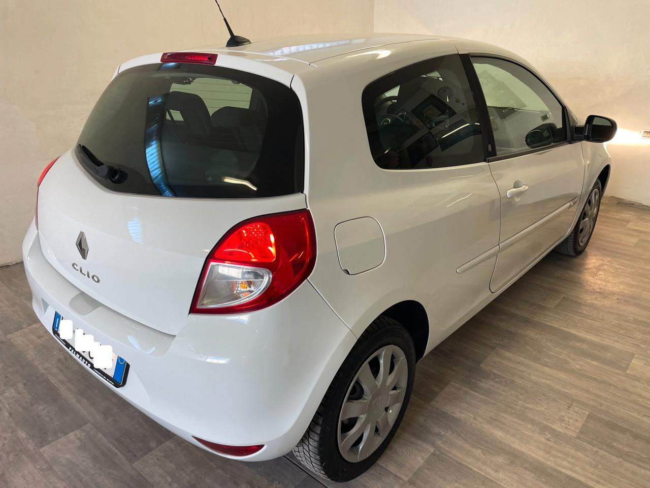 Renault Clio 1.2 3p Luxe FULL Distribuzione tagliandata NEOPATENTATI