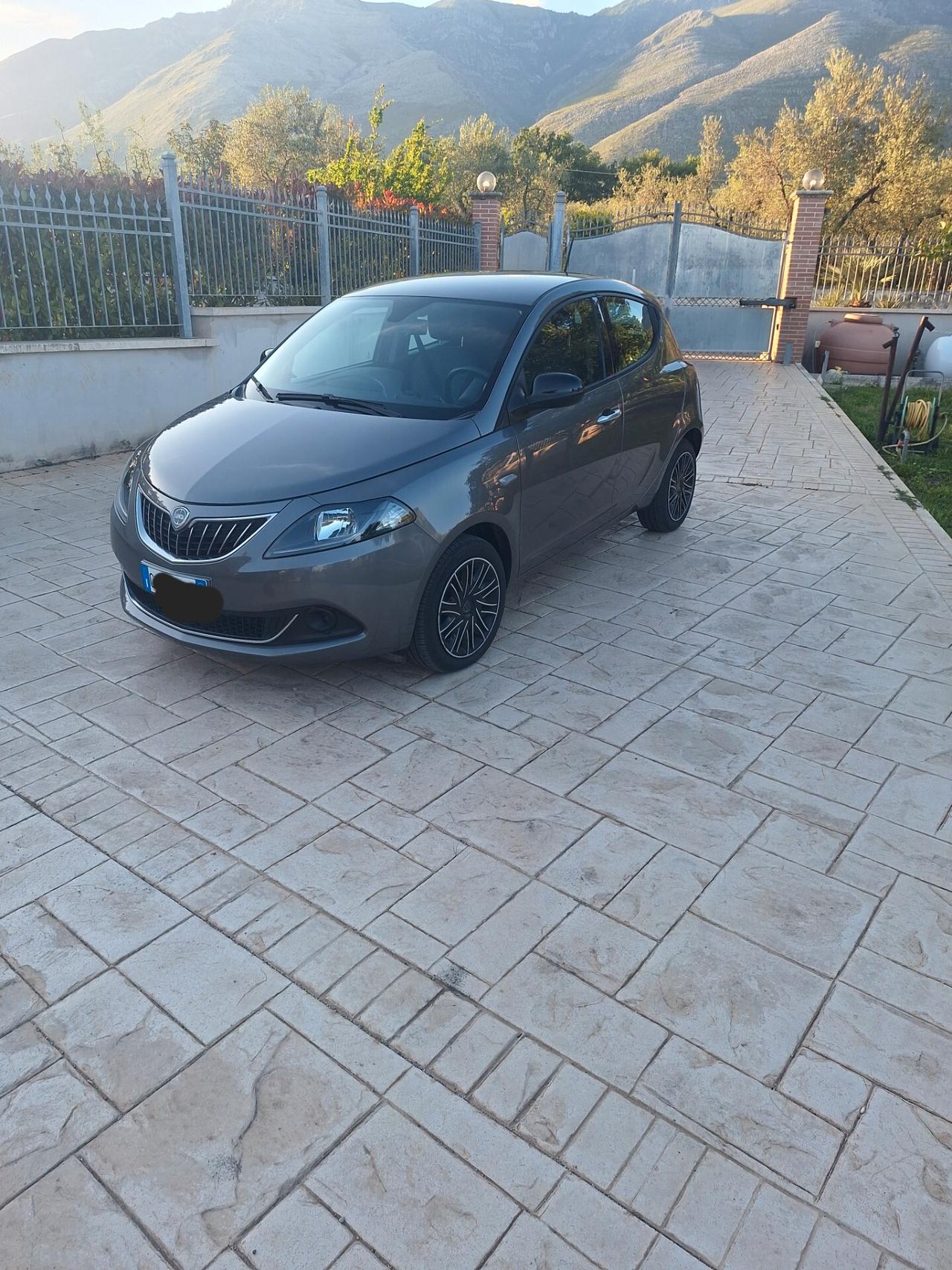 Lancia Ypsilon 1.0 FireFly 5 porte S&S Hybrid Silver Plus