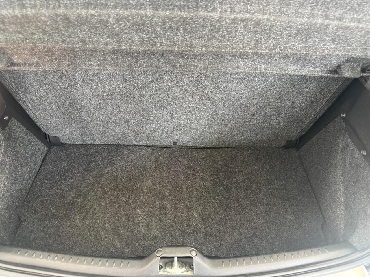 Lancia Ypsilon 1.2 69 CV Unyca
