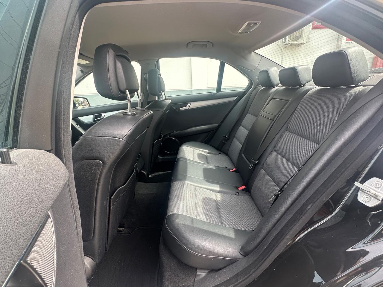 Mercedes-benz C 220 CDI BlueEFFICIENCY Elegance