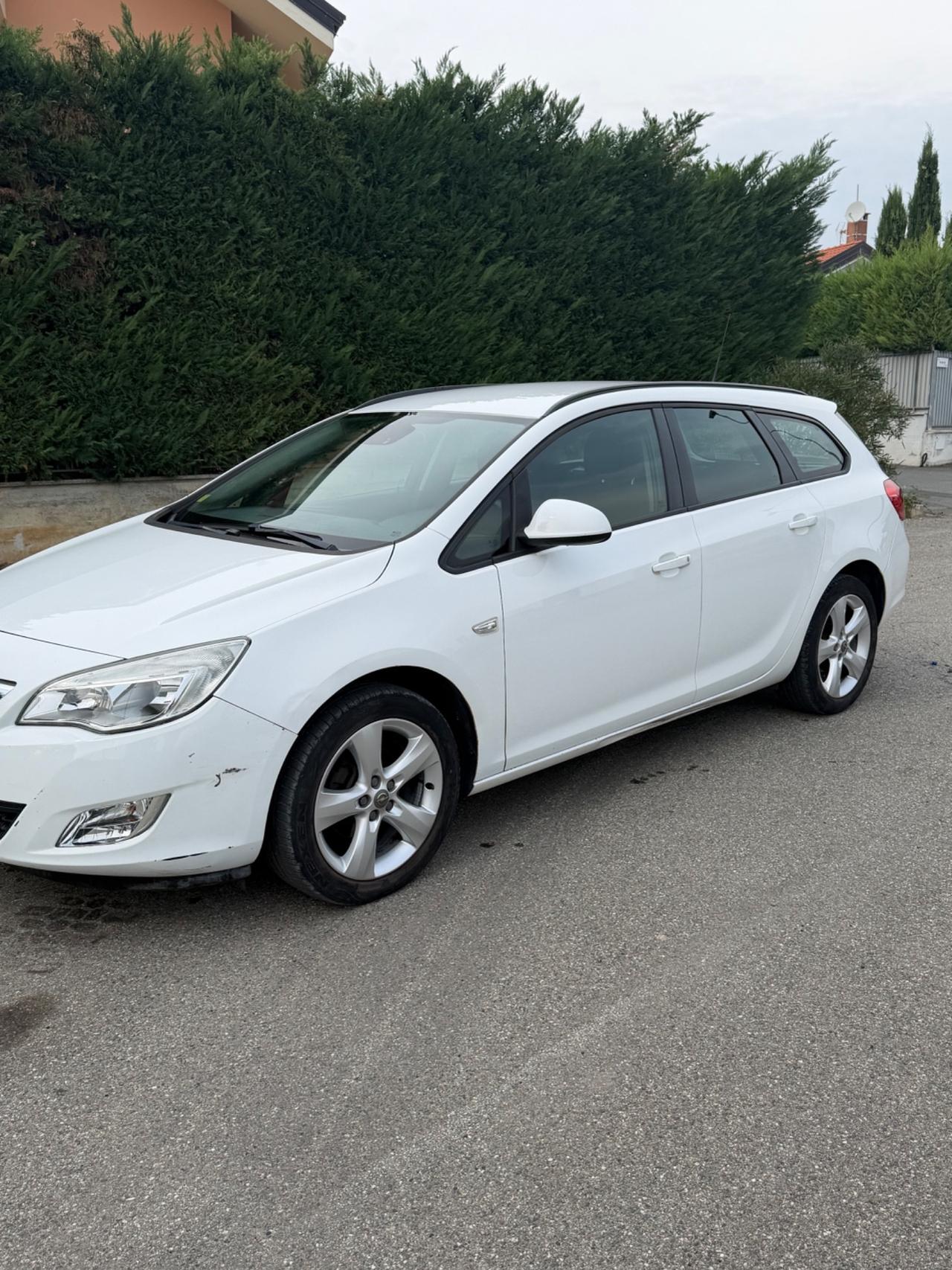 Opel Astra 1.4 100CV Sports Tourer Cosmo