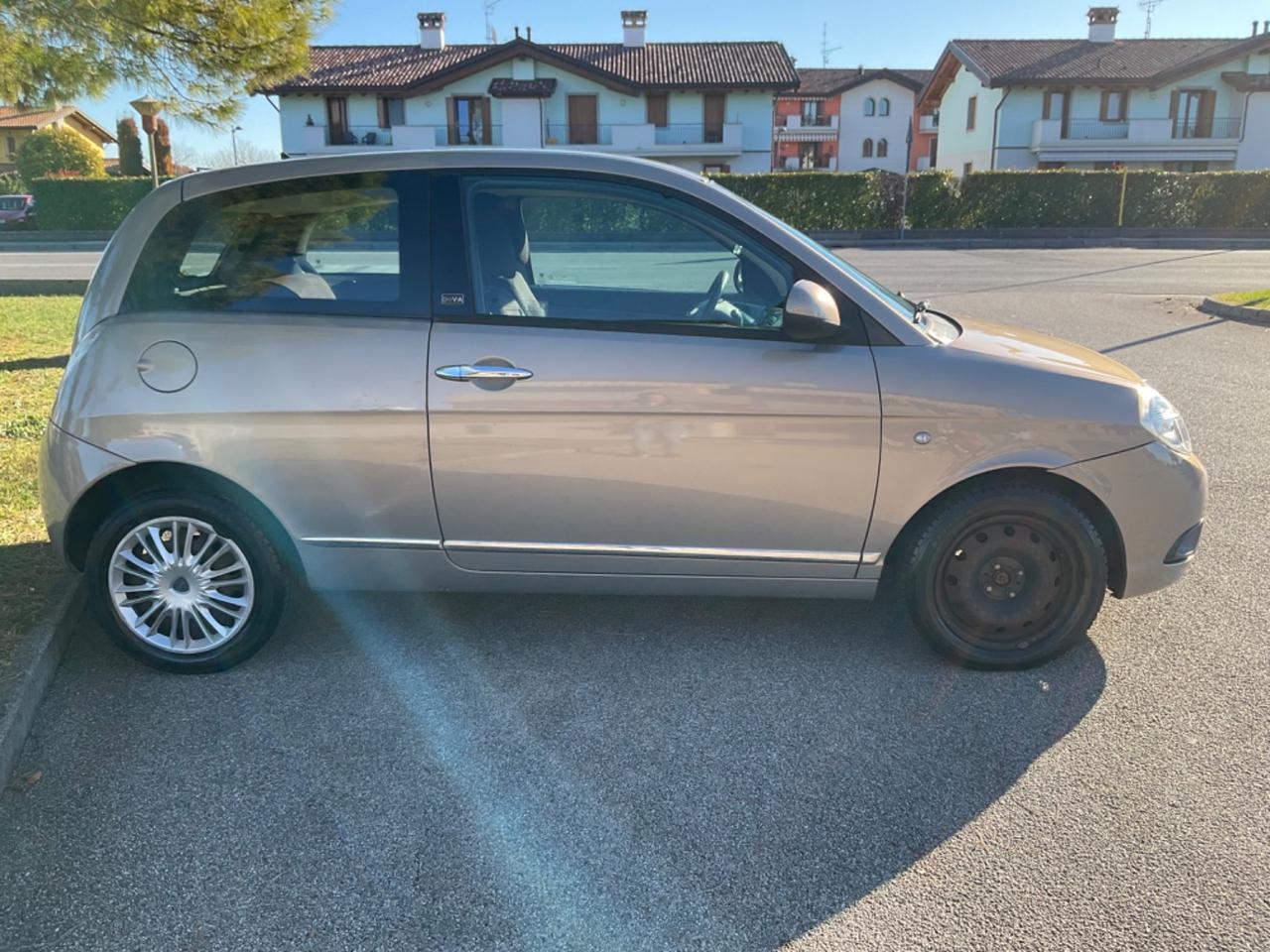 Lancia Ypsilon 1.2 69 CV Diva