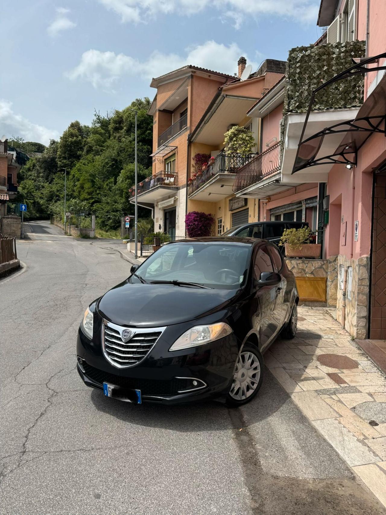 Lancia Ypsilon 1.2 69 CV 5 porte Platinum, NO VINCOLI, TAGLIANDI CERTIFICATI, FRIZIONE NUOVA, FULL OPT.