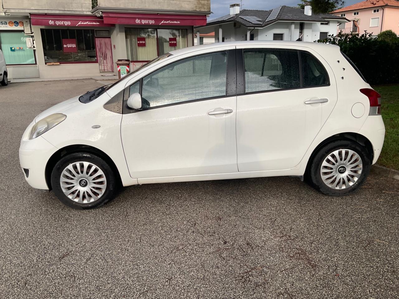 Toyota Yaris 1.0 3 porte Sol