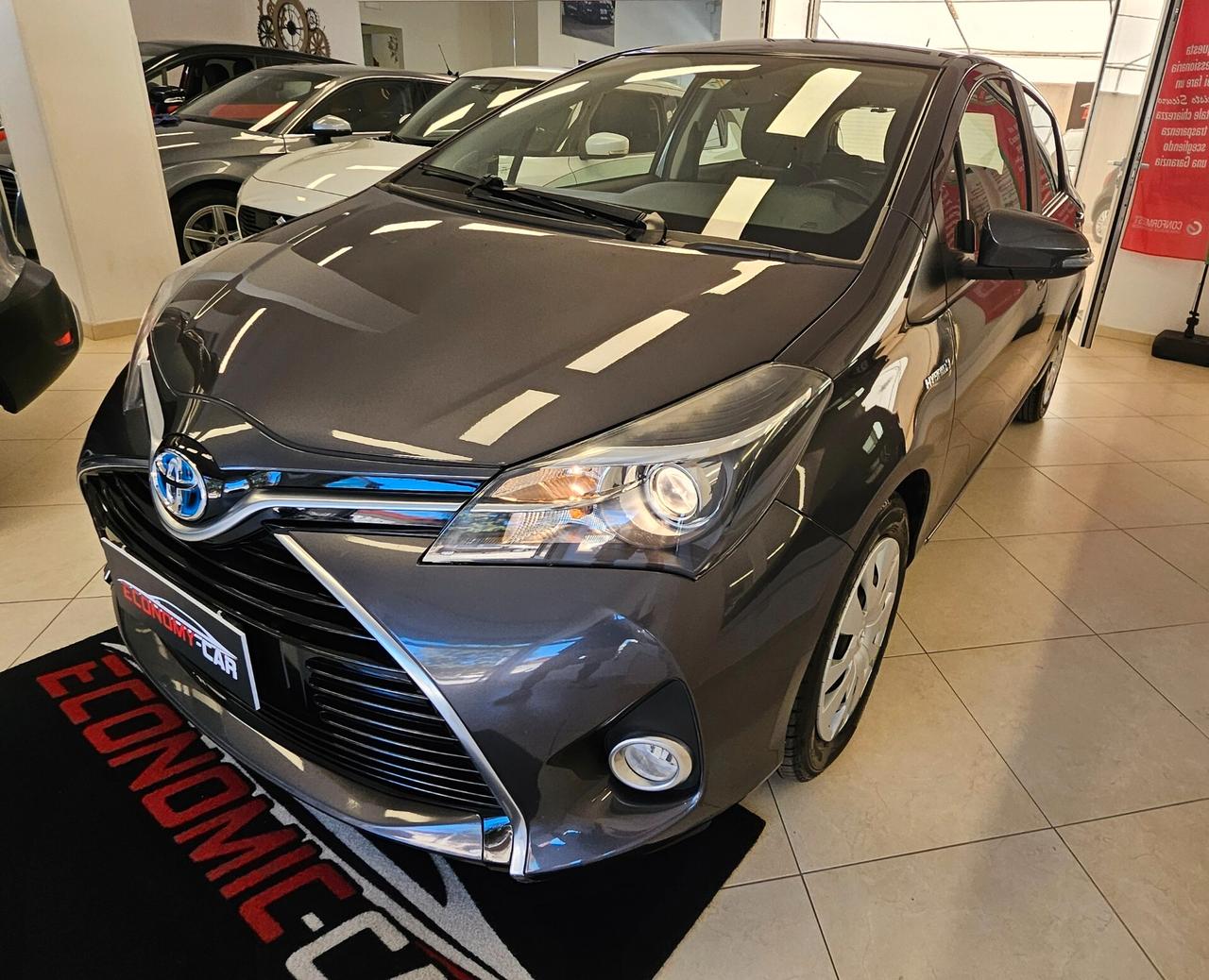 Toyota Yaris 1.5 Hybrid 5 porte Cool AUTOMATICO
