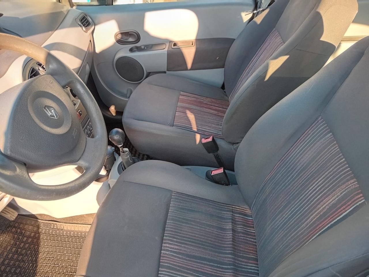 Renault Modus 1.2 16v 75 cv E4 GANCIO TRAINO