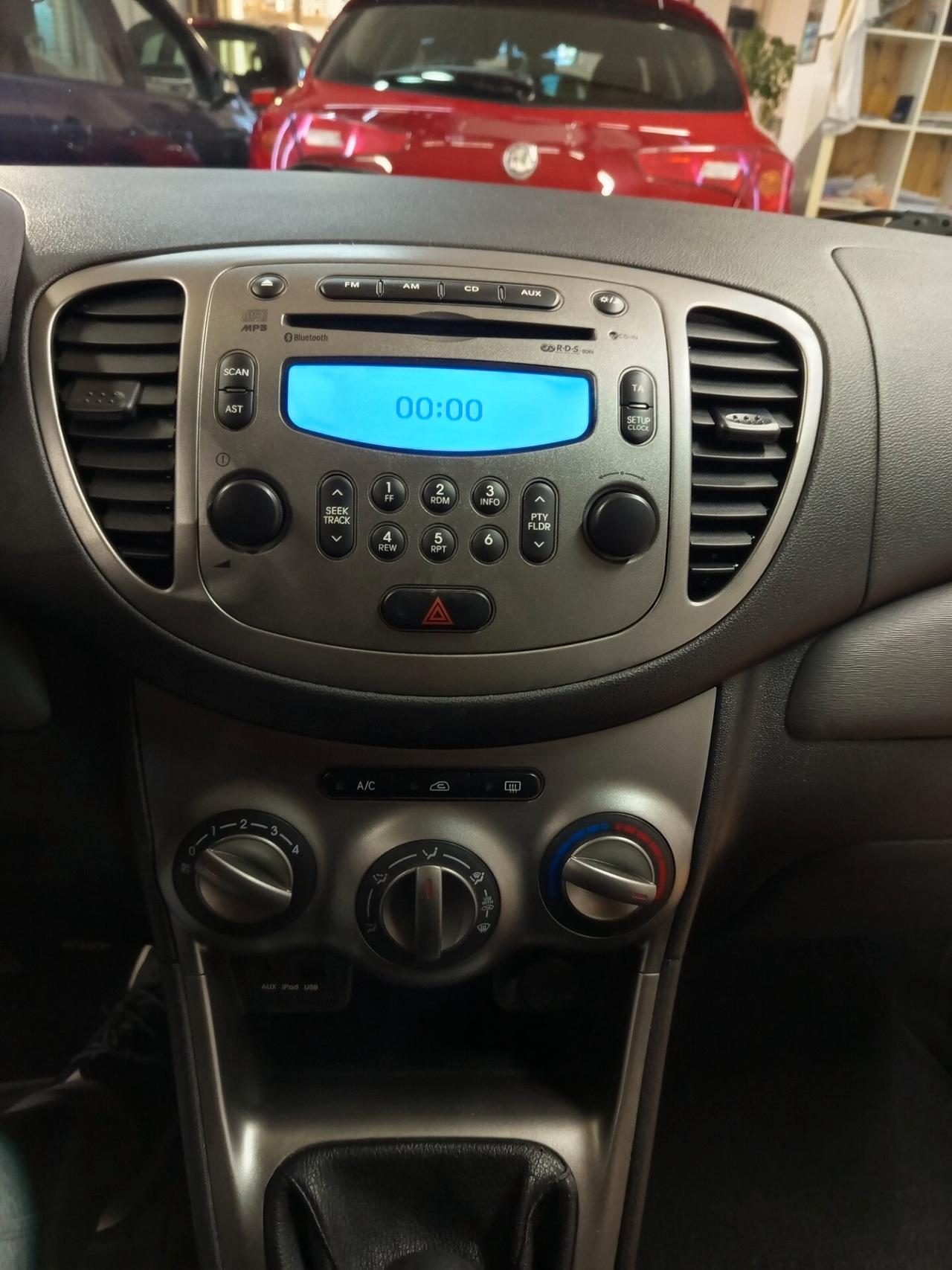Hyundai i10 1.1 benzina, 100 Mila chilometri. Ok neopatentati