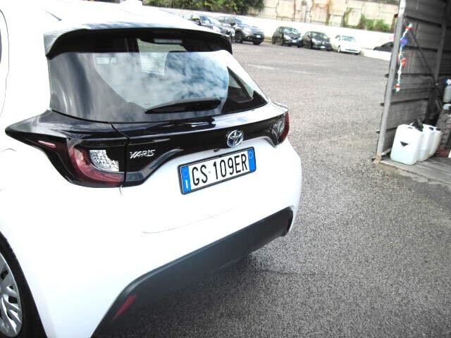 Toyota Yaris 1.5 Hybrid KM 20000 FINANZIABILE FATTURABILE