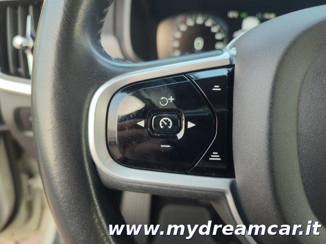 VOLVO V90 Cross Country B4 (d) AWD 197CV Geartronic Business Pro