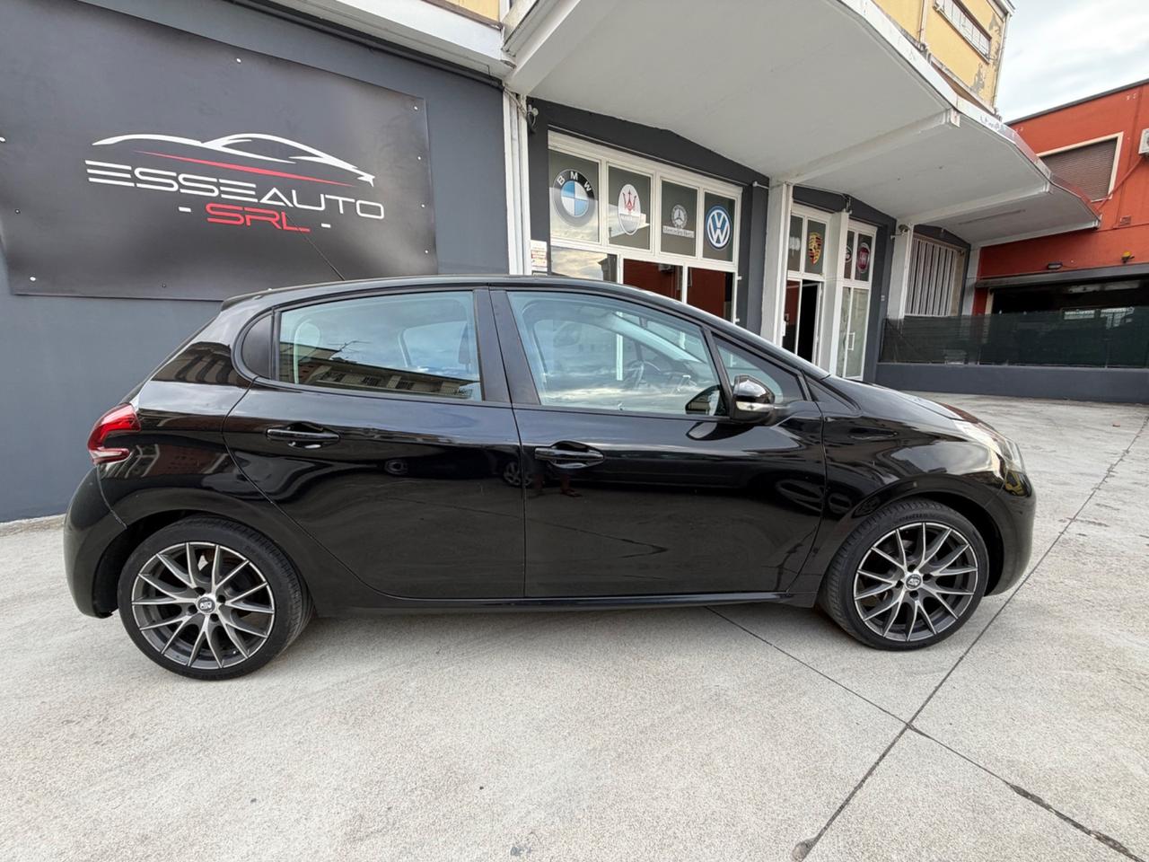 Peugeot 208 PureTech 82 5p. GPL Access