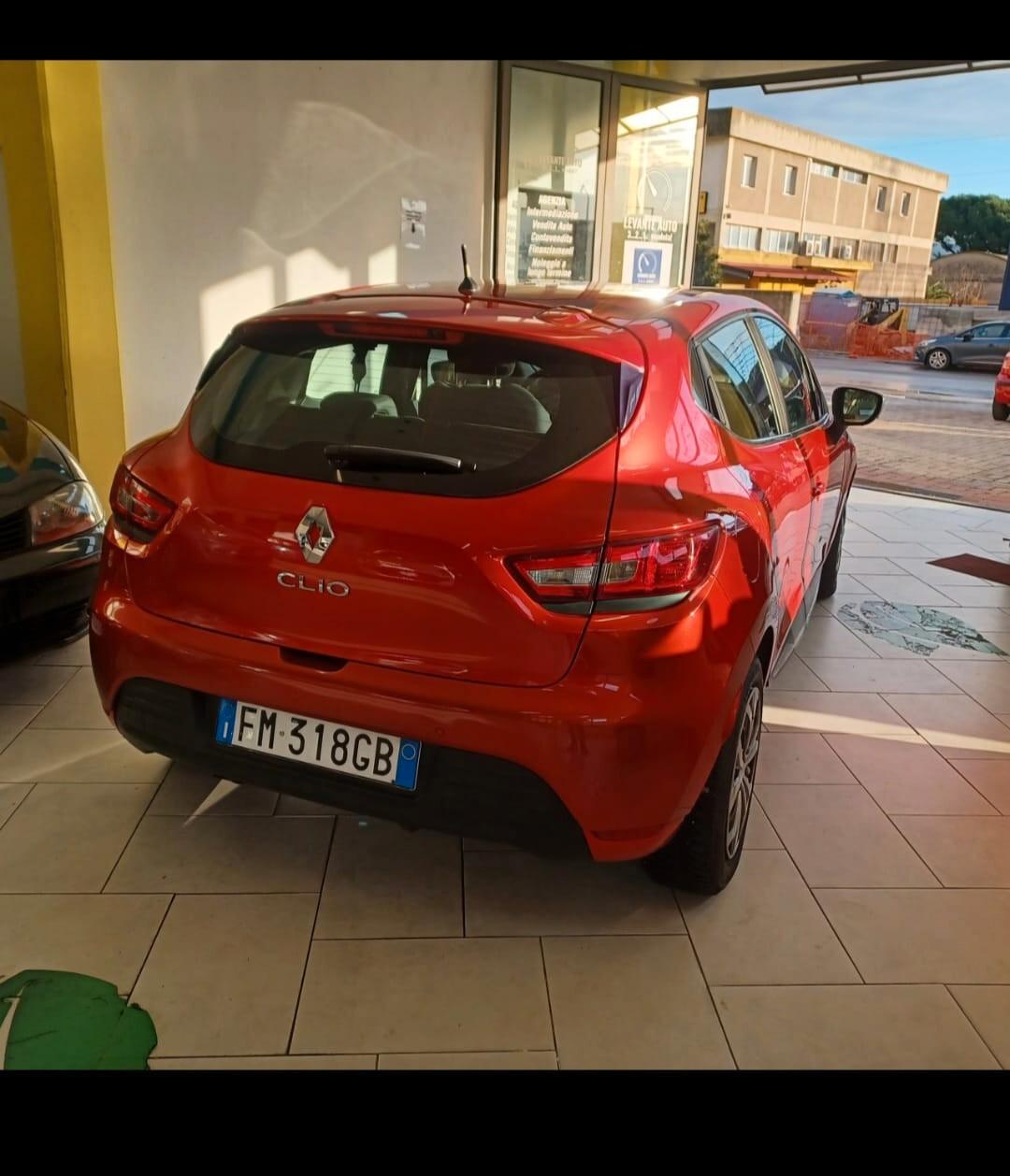 NEOPATENTATI CLIO GPL PERFETTA