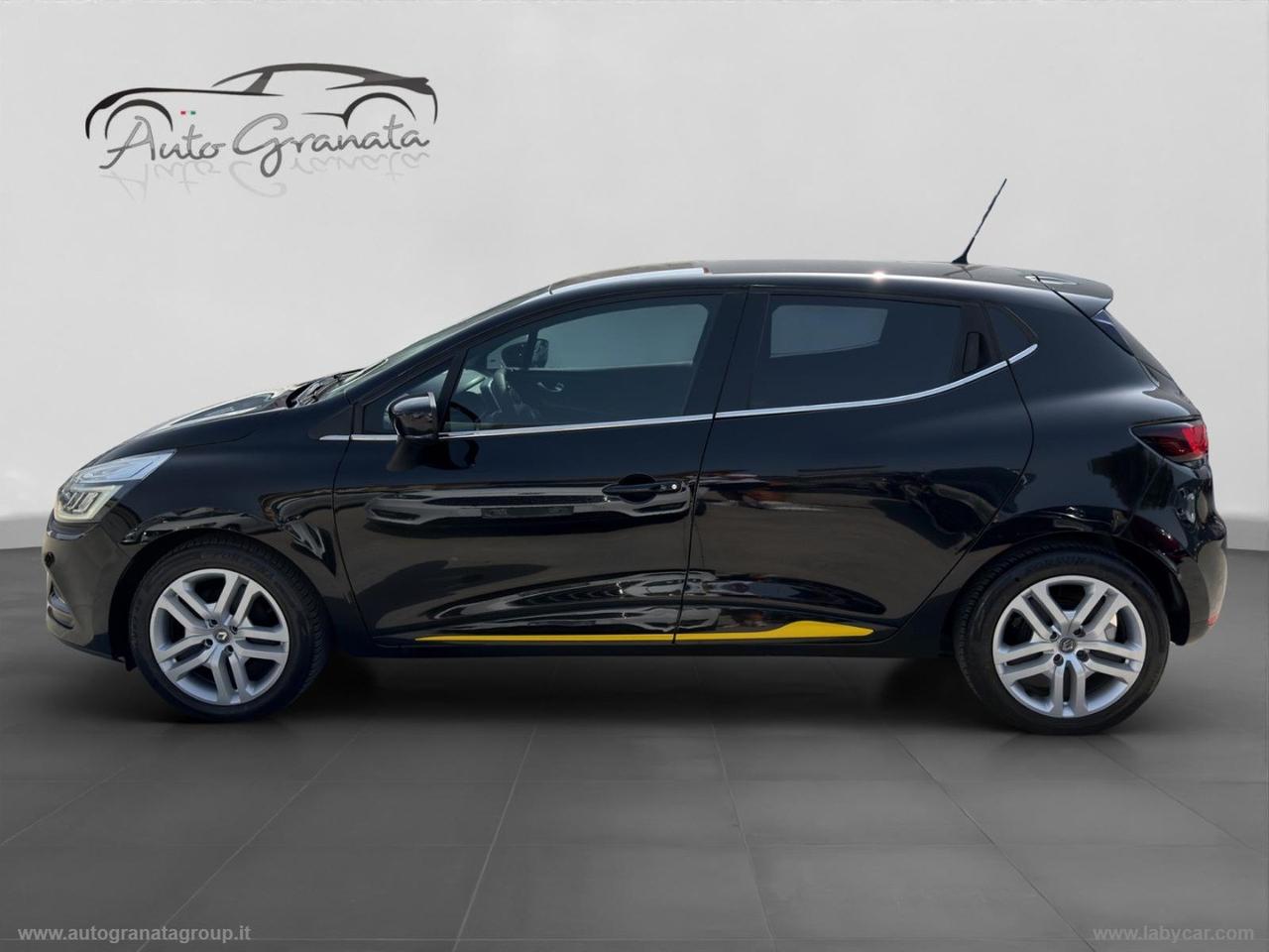 RENAULT Clio TCe 12V 90CV 5p. Moschino Intens RS LINE!