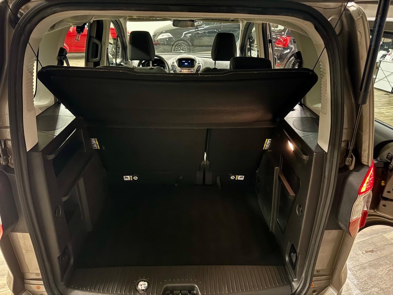 Ford Tourneo Courier 1.5 Sport