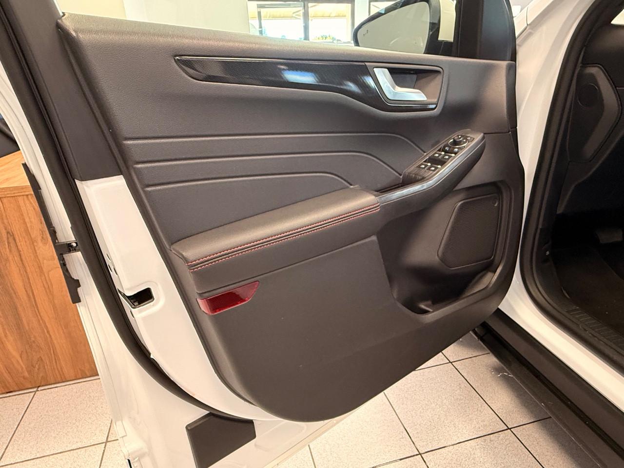 Ford Kuga 2.5 full hybrid ST-Line 190cv TETTO