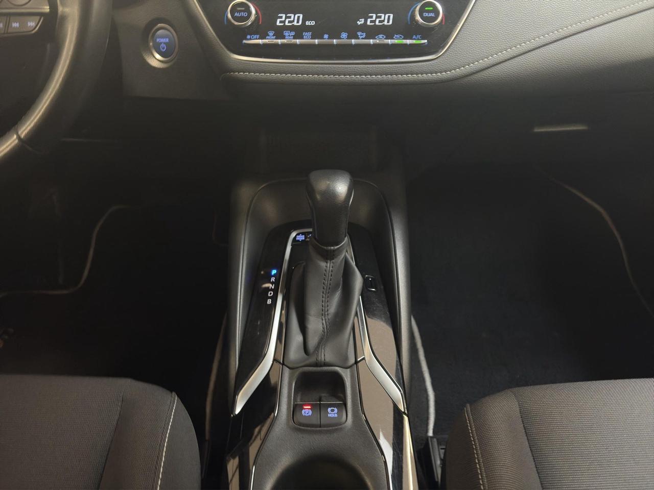 Toyota Corolla 1.8h Active cvt