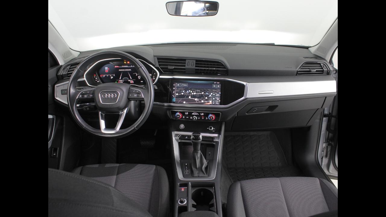 AUDI Q3 II 2018 - Q3 35 1.5 tfsi Business Advanced s-tronic