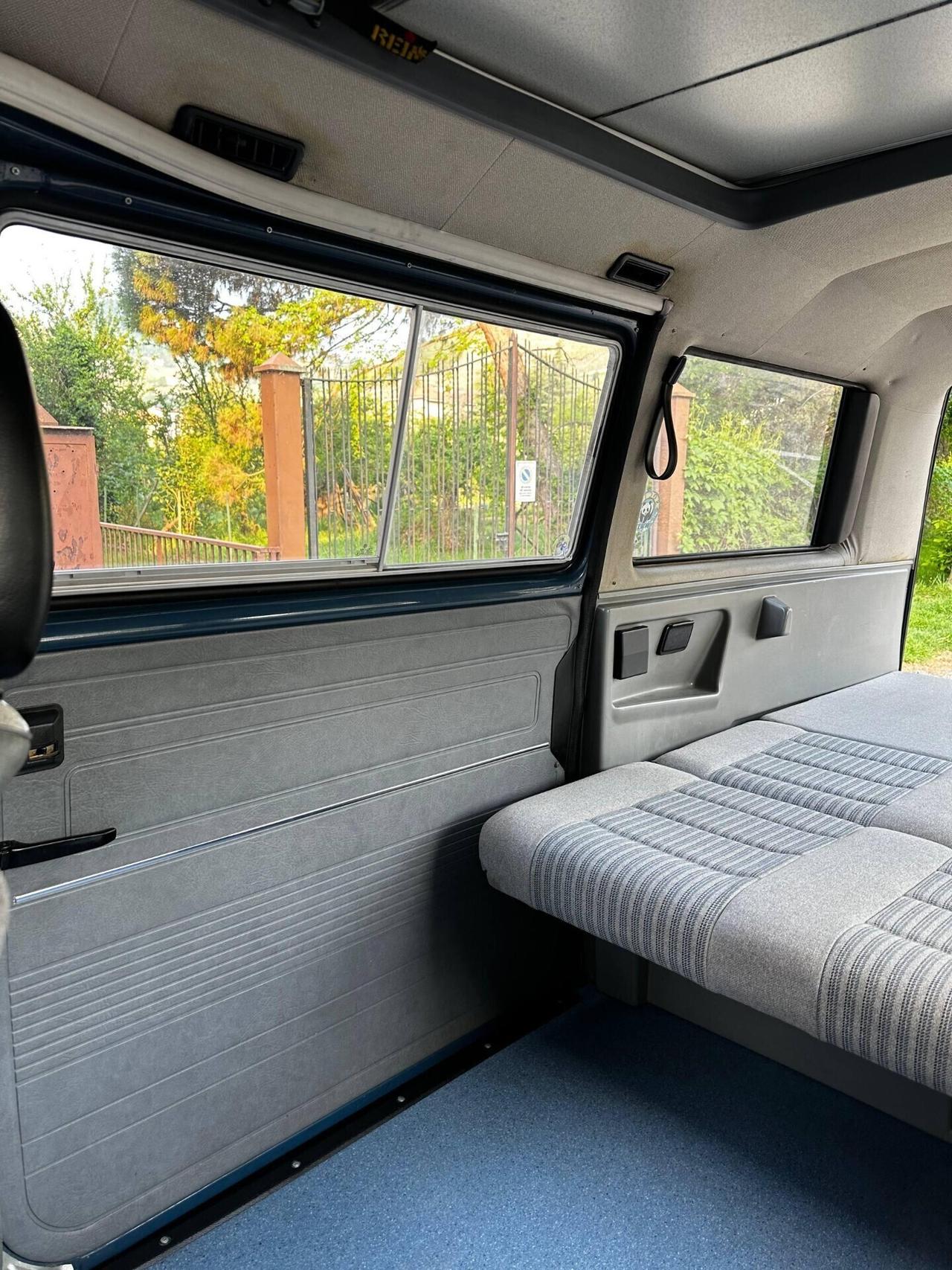 Volkswagen T3 MULTIVAN - 6 POSTI