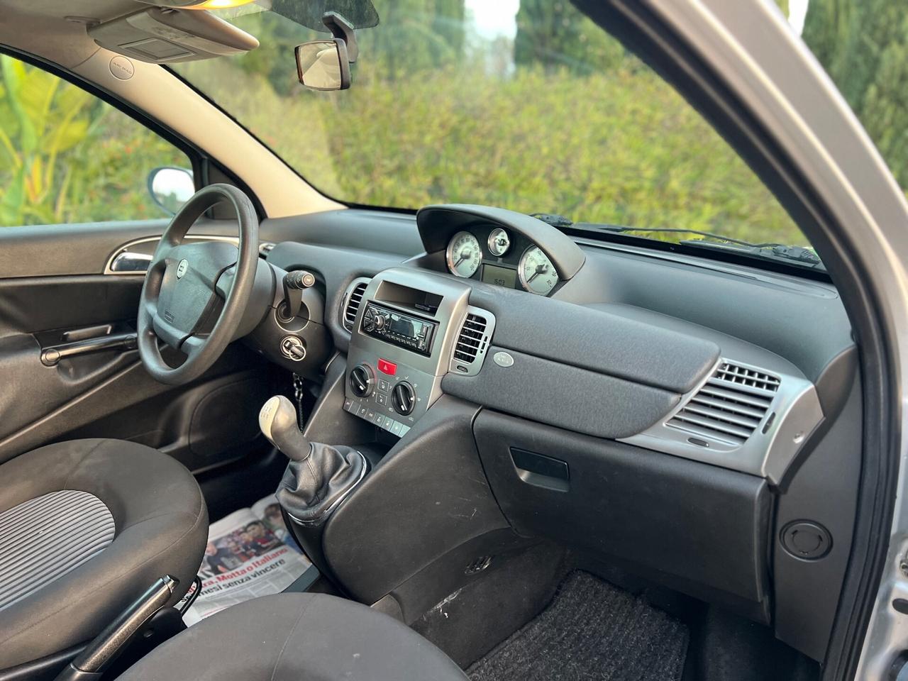 Lancia Ypsilon 1.3 MJT 90 CV Platino