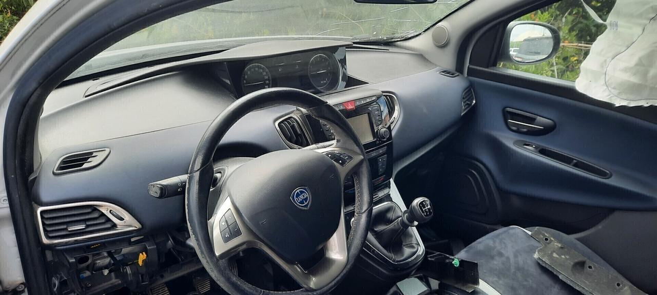 Lancia Ypsilon 0.9 TwinAir 85 CV 5 porte Metano Ecochic Elle