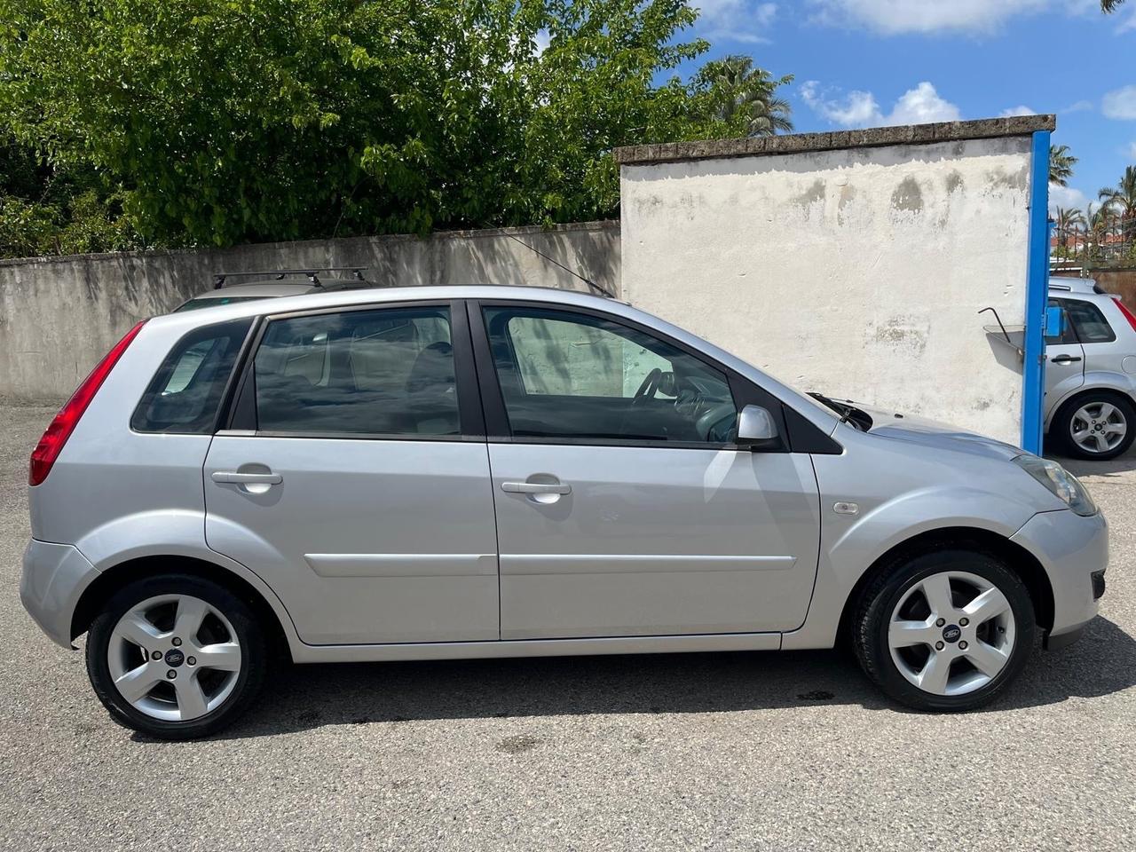 Ford fiesta 5 P-1.4 tdci- km 90000-2007