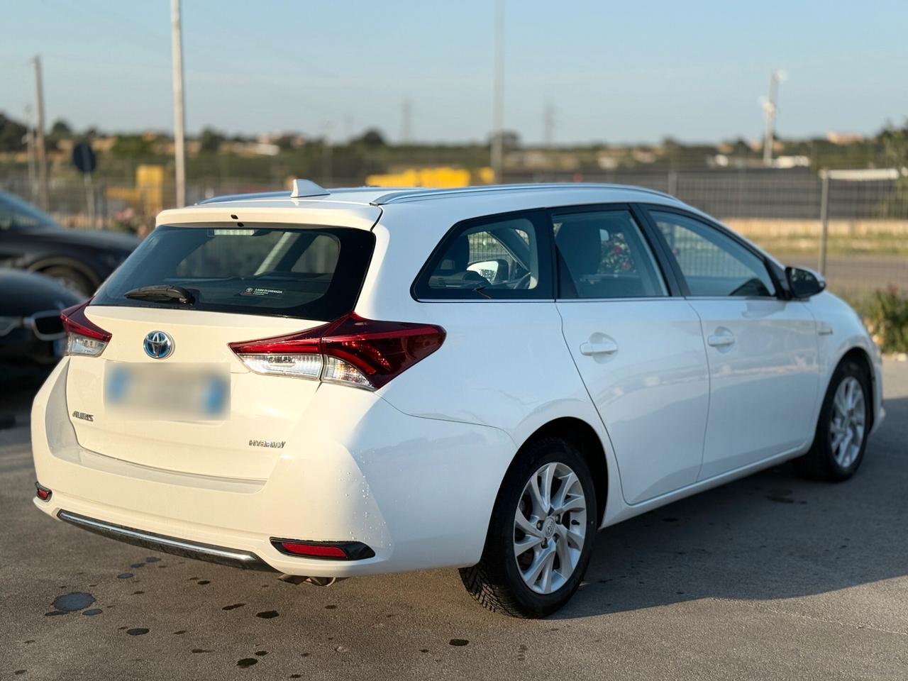 Toyota Auris Touring Sports 1.8 Hybrid Lounge
