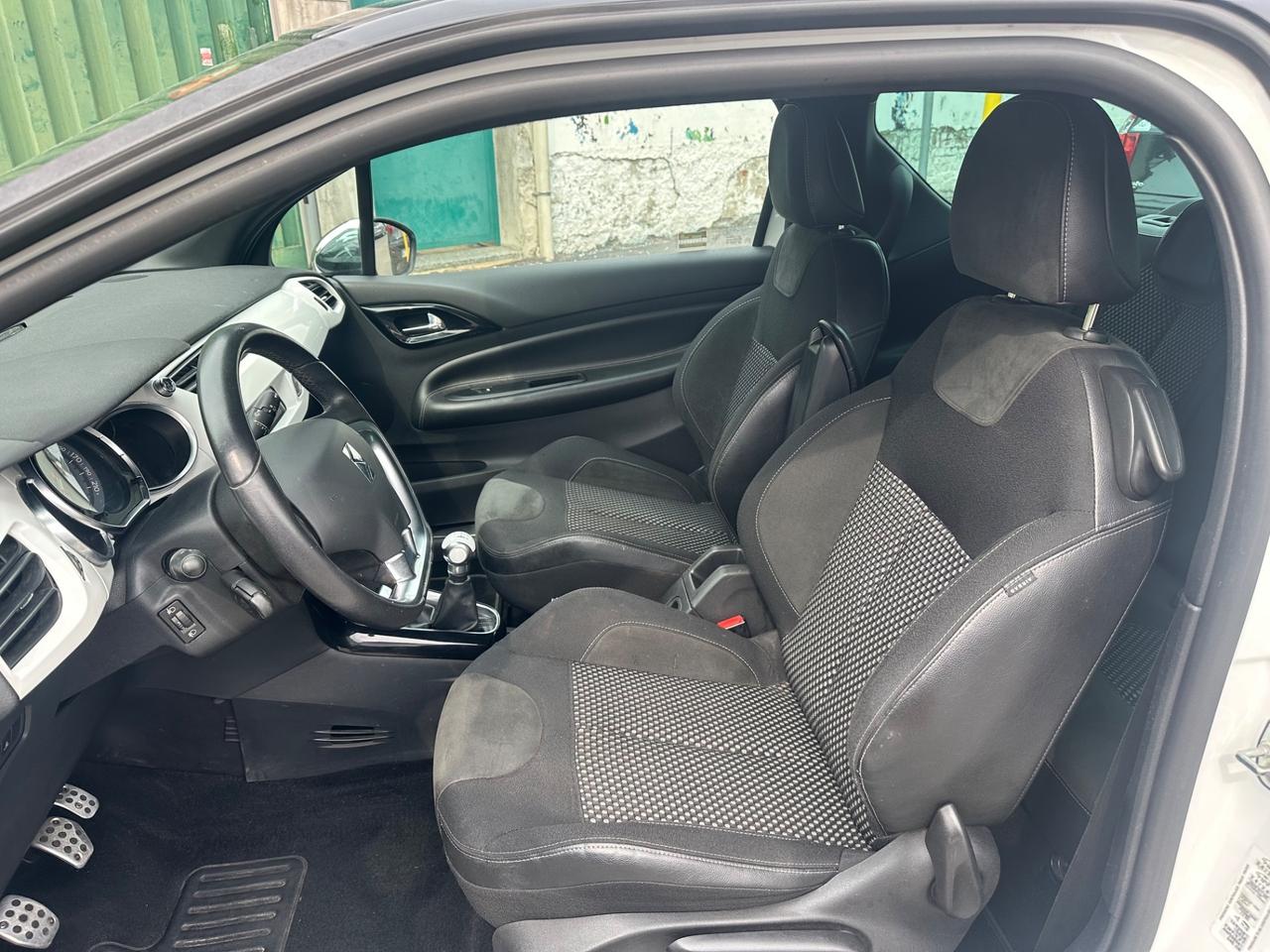 Ds DS3 3 1.6 VTi 120 aut. Just Black
