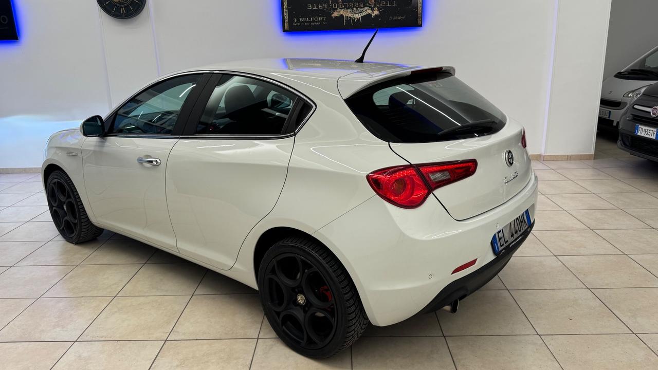 Alfa Romeo Giulietta 1.6 JTDm-2 105 CV Distinctive-2012