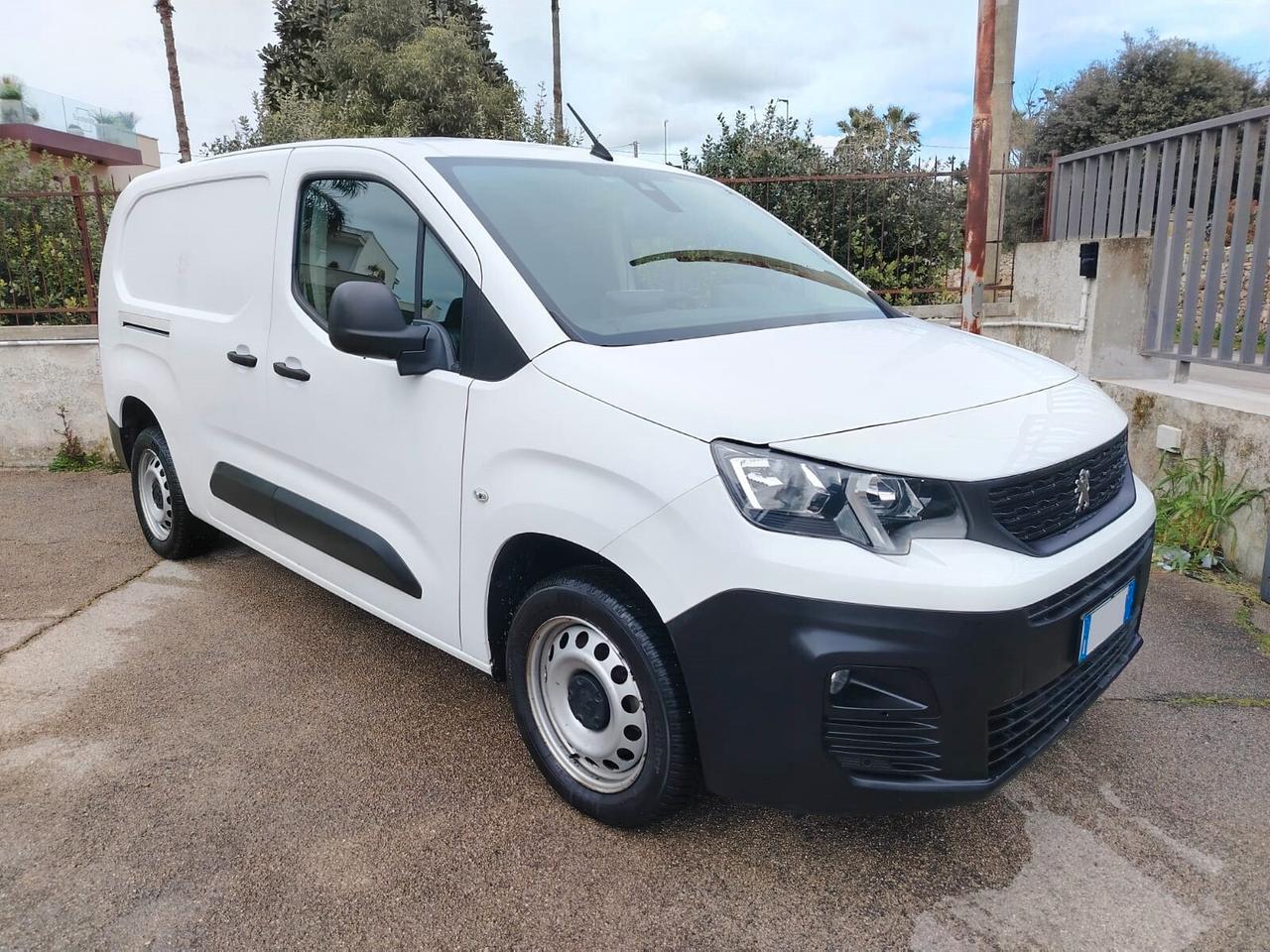 Peugeot Partner BlueHDi 100 Passo Lungo Asphalt