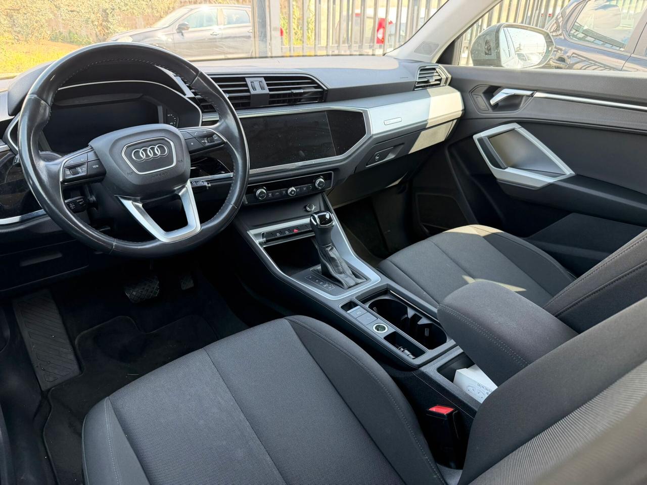 Audi Q3 35 TDI S tronic Business