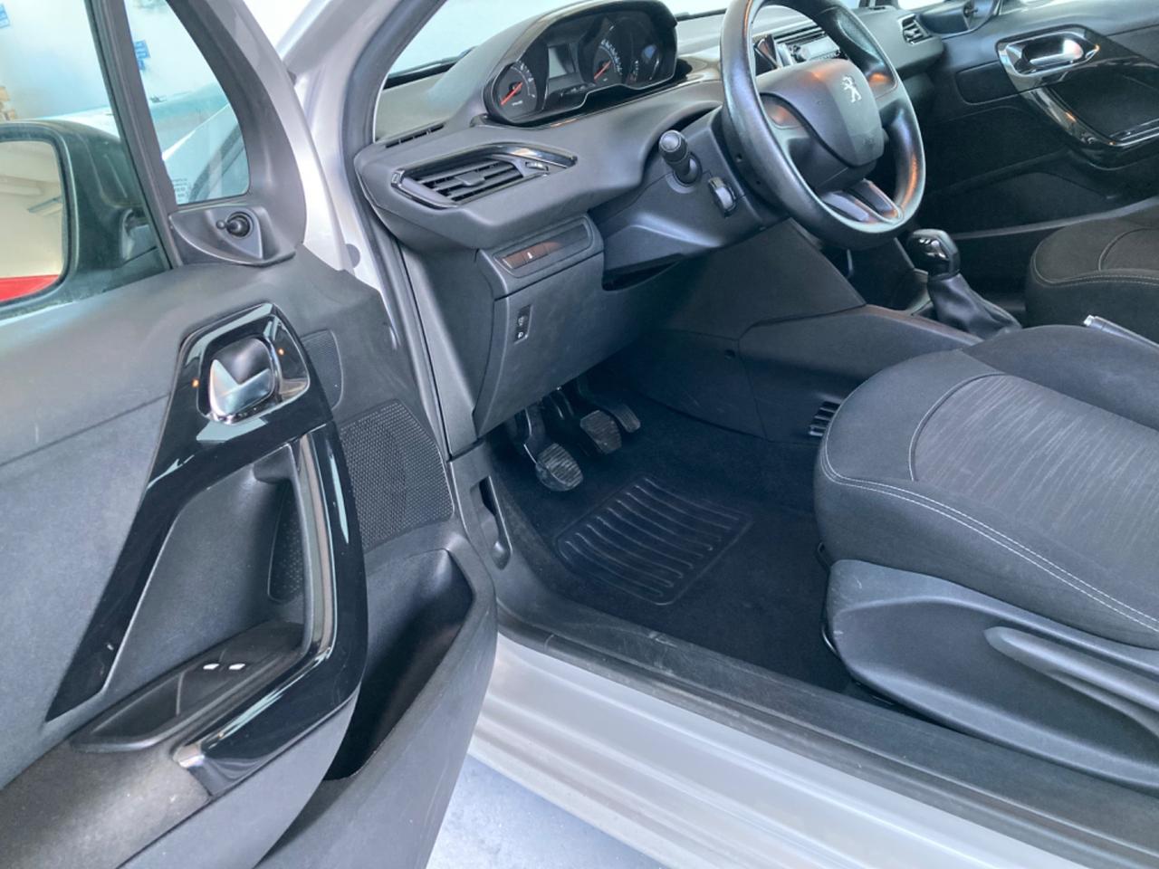 Peugeot 208 1.0 VTi 68 CV 3 porte Access per neopatentati