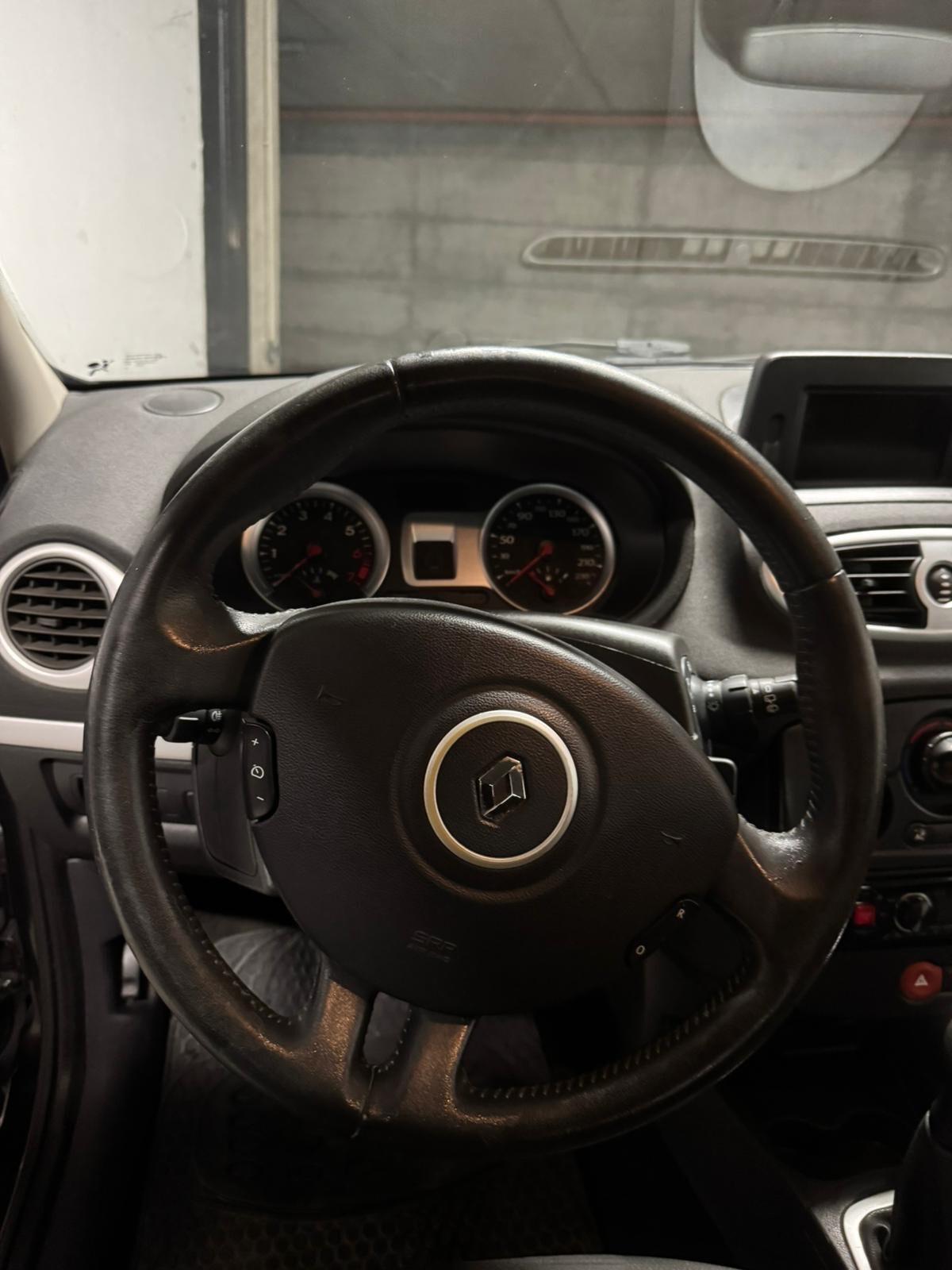 Renault Clio 1.2 16V 5 porte 2010