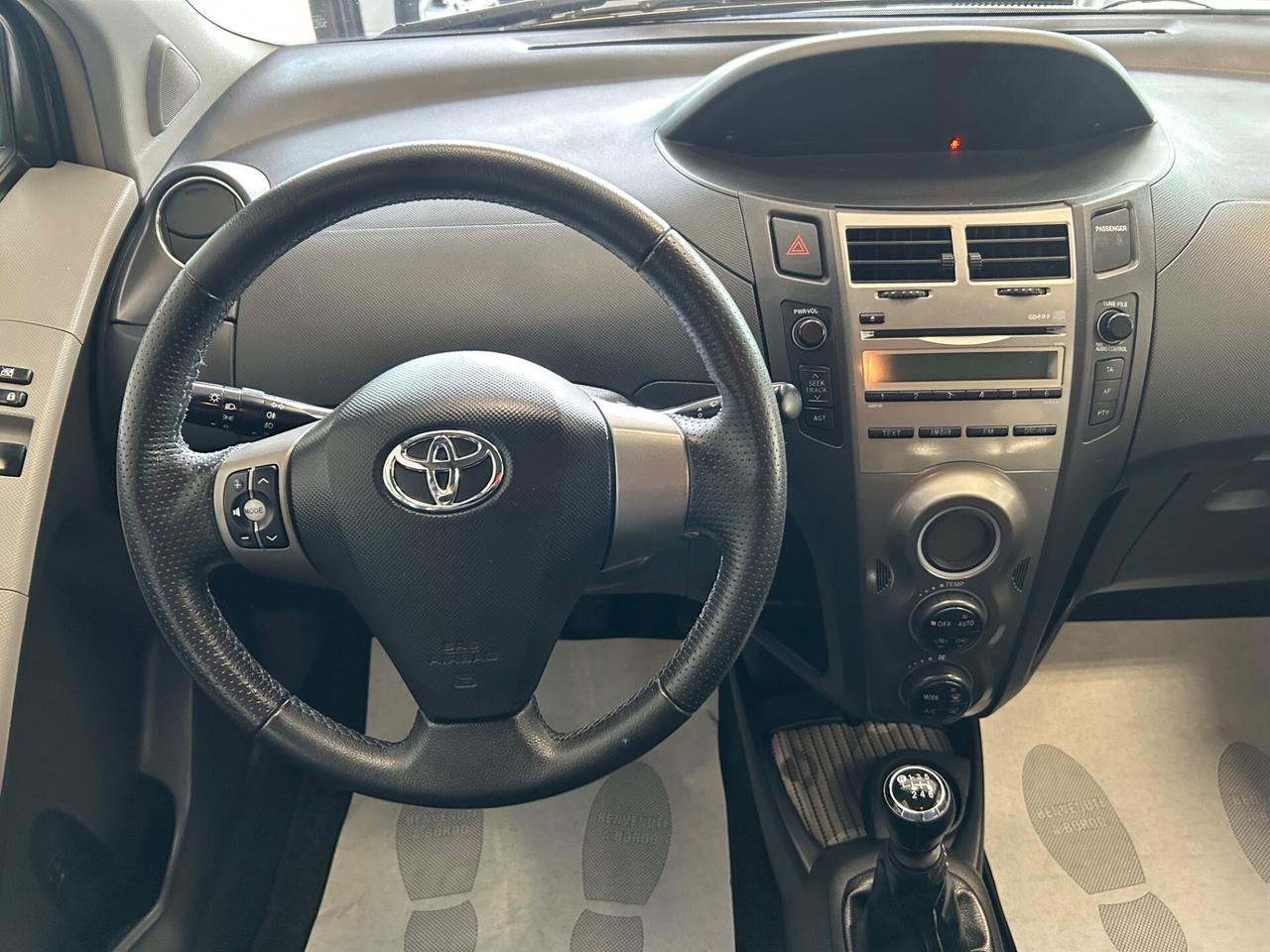 Toyota Yaris -2011 1.3 101cv 120.000 KM NEOPATENTATI