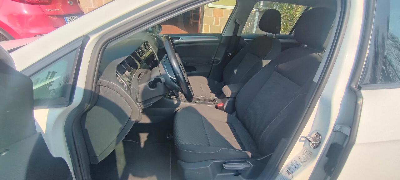 Volkswagen Golf 1.5 TGI DSG 5p. Trendline BlueMotion Technology