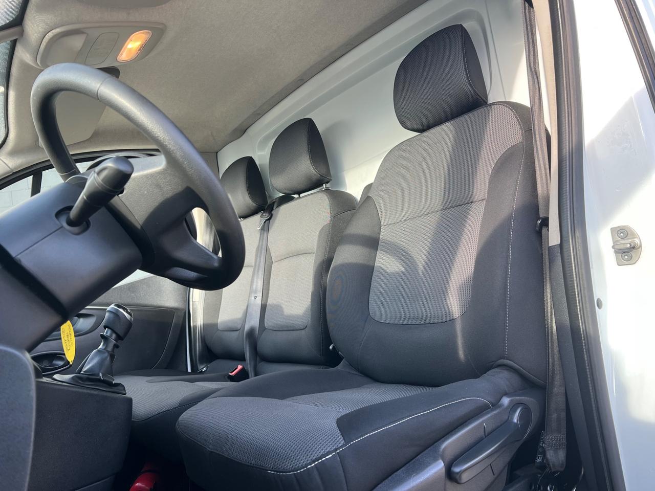 Renault Trafic 2.0 dci 145cv L1H1 85.000km - 2021