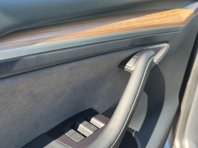 TESLA Model Y Performance Dual Motor 4WD