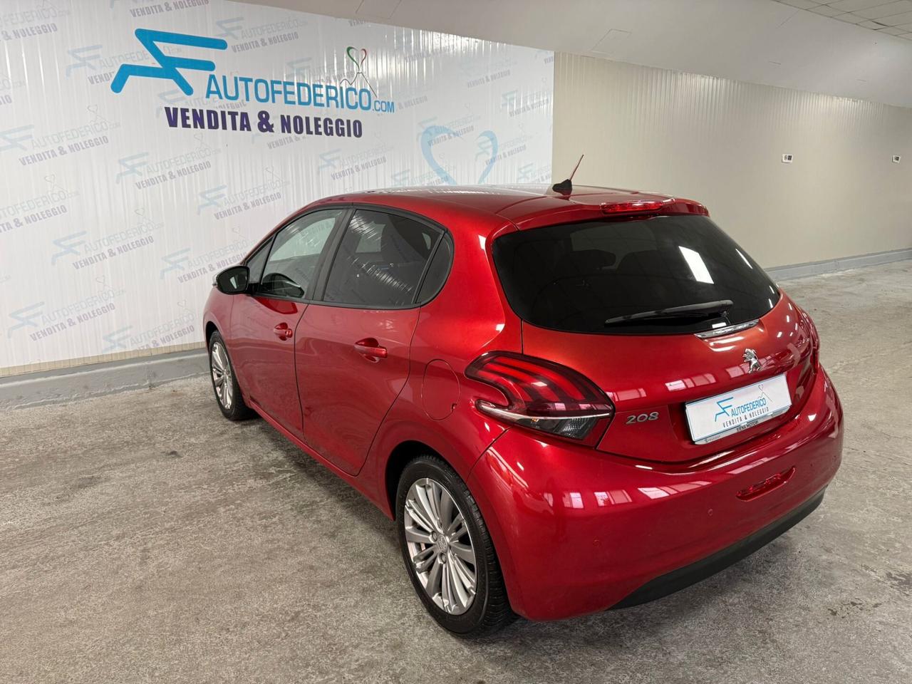 Peugeot 208 PureTech 82cv 5 porte Allure