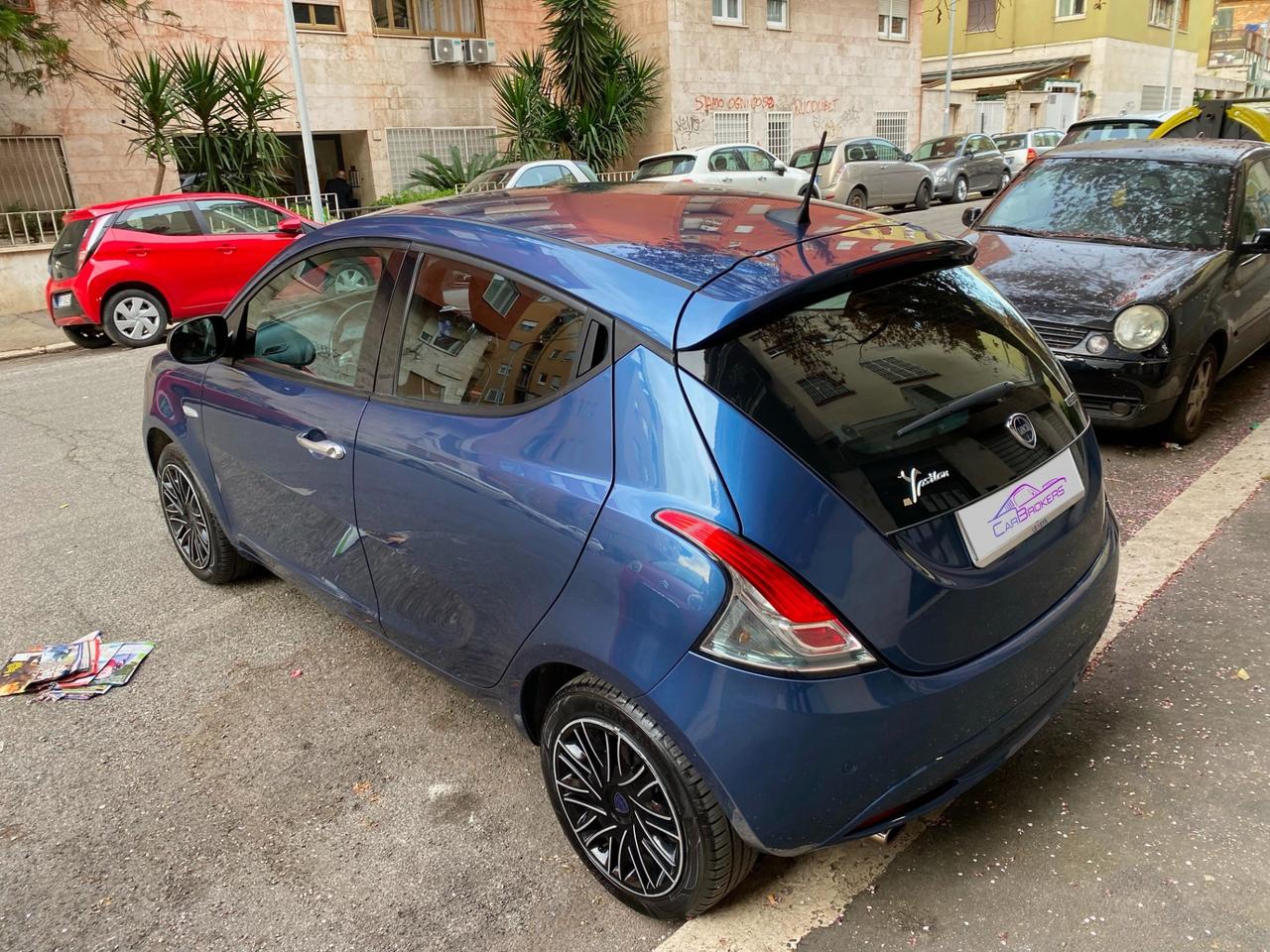 Lancia Ypsilon 1.0 FireFly 5 porte S&S Hybryd Gold