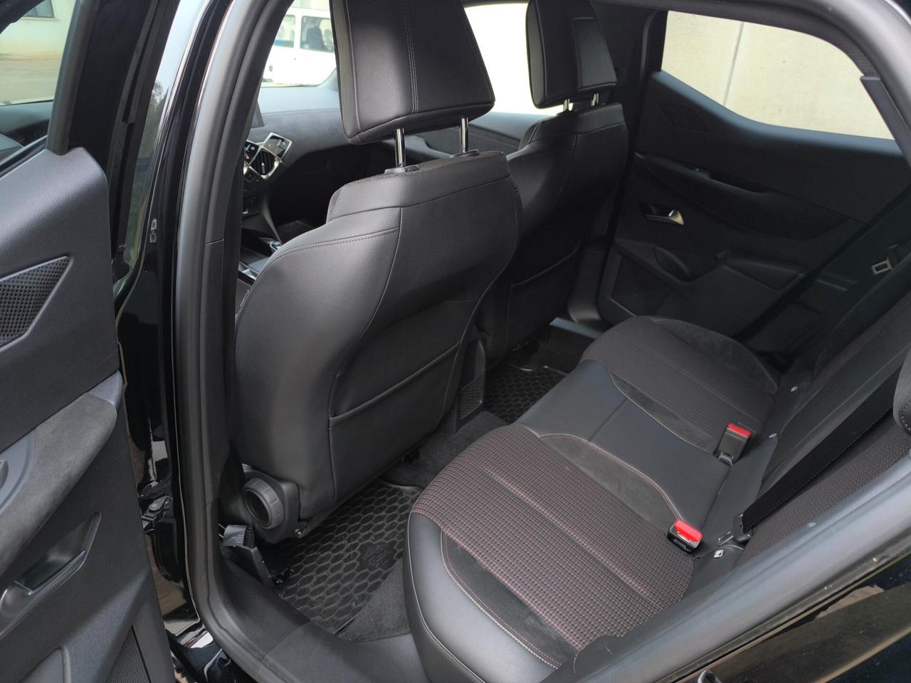 Ds DS3 3 Crossback PureTech 155 aut. Performance Line