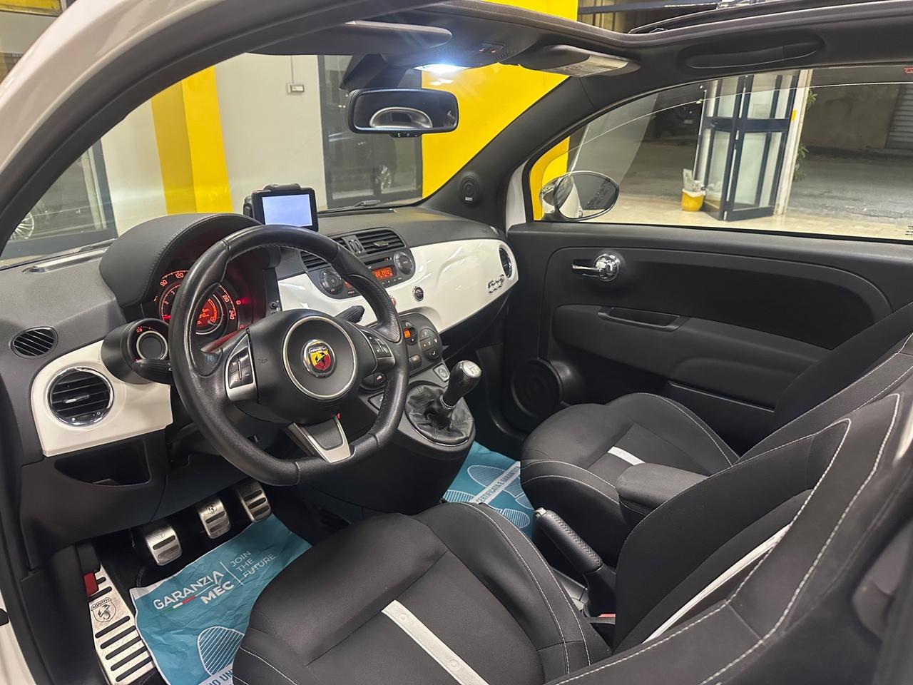 Abarth 500 C 1.4 Turbo T-Jet Custom