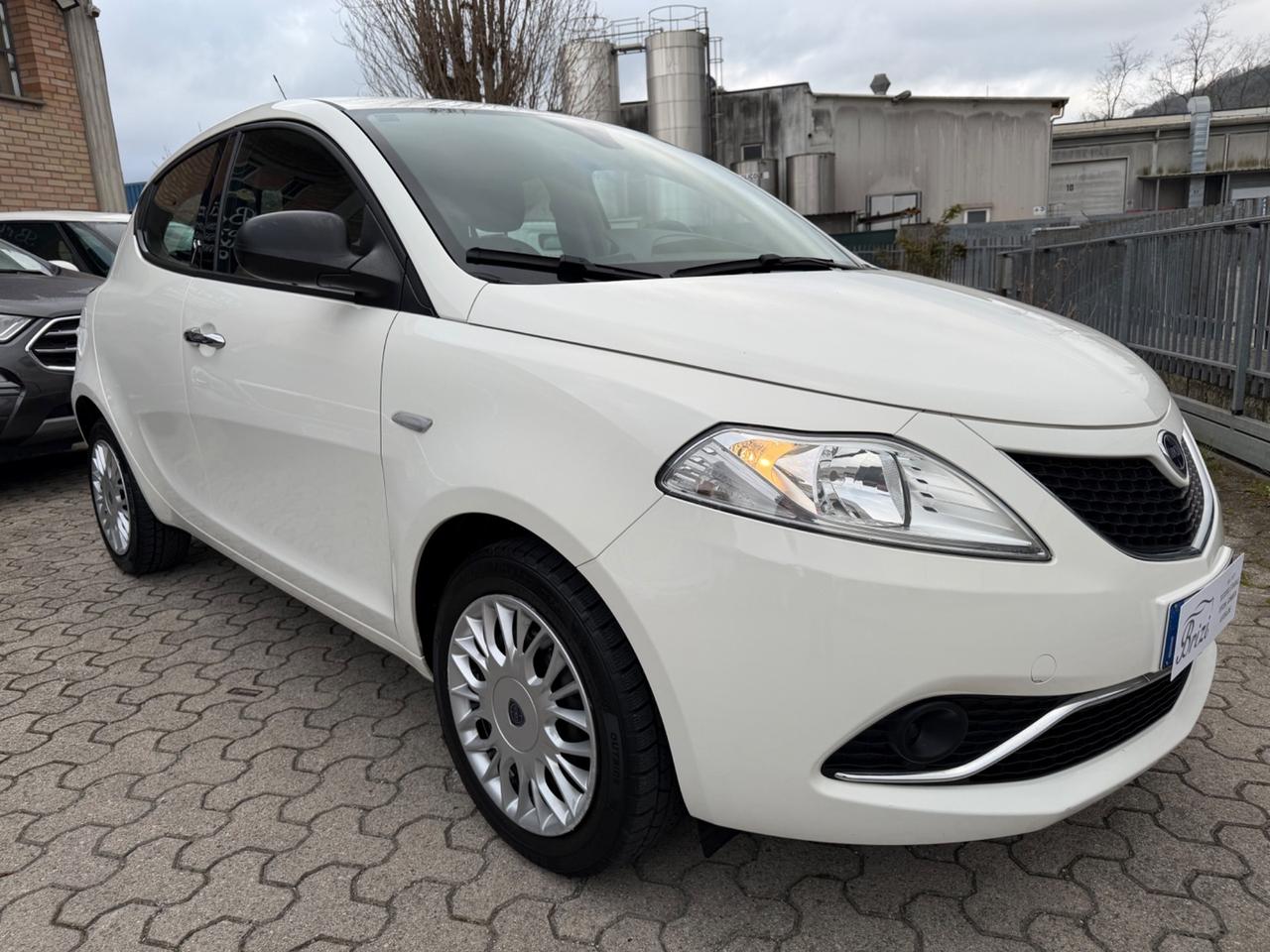 Lancia Ypsilon 1.2 69 CV 5 porte
