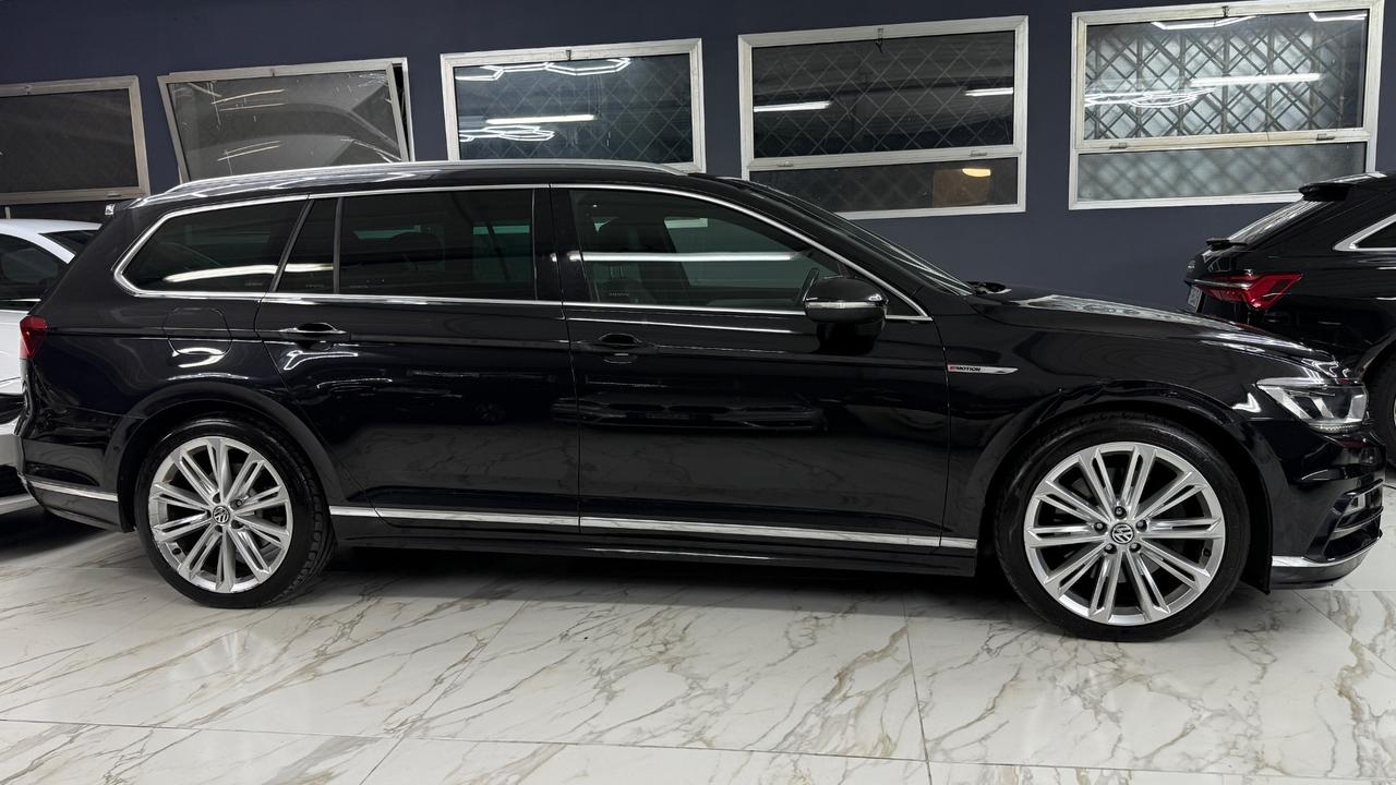 Volkswagen Passat R-LINE 2.0 BiTDI 240CV 4MOTION DSG Executive BMT