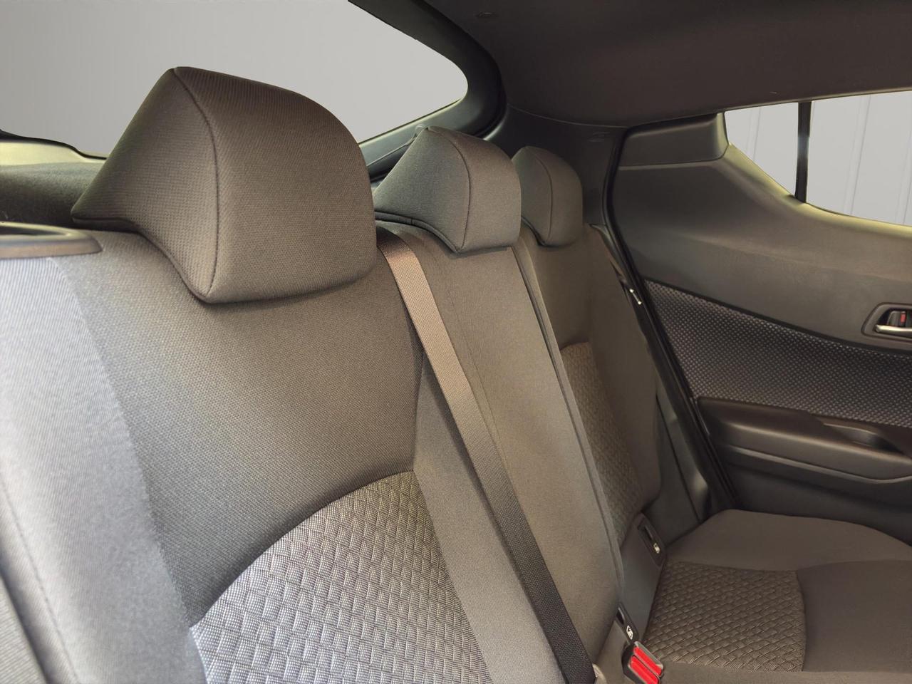 Toyota C-HR 2.0h More Business e-cvt